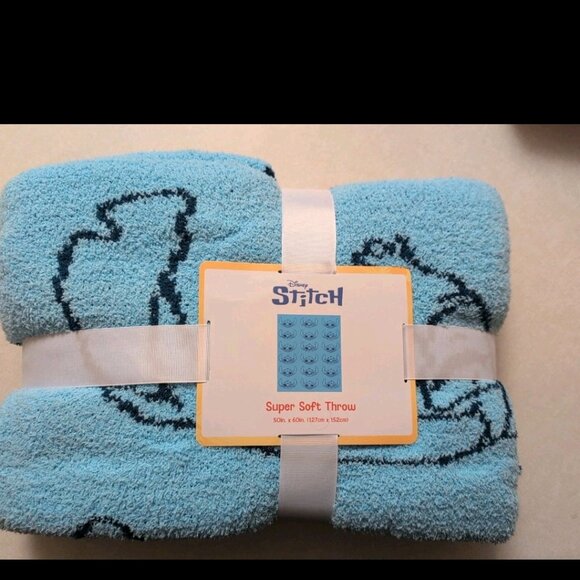 Disney Stitch Super Soft Throw Blanket 50" x 60" - Picture 5 of 5